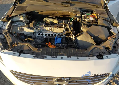 2015 Volvo S60 T5 Premier z USA, uszkodzony, nr VIN YV140MFB1F1314660